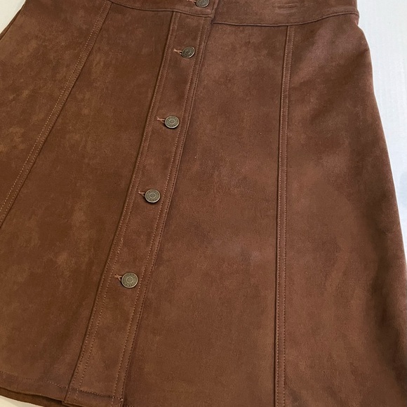 Chaps Brown Faux Suede A-Line Skirt Size 8 - Picture 4 of 10